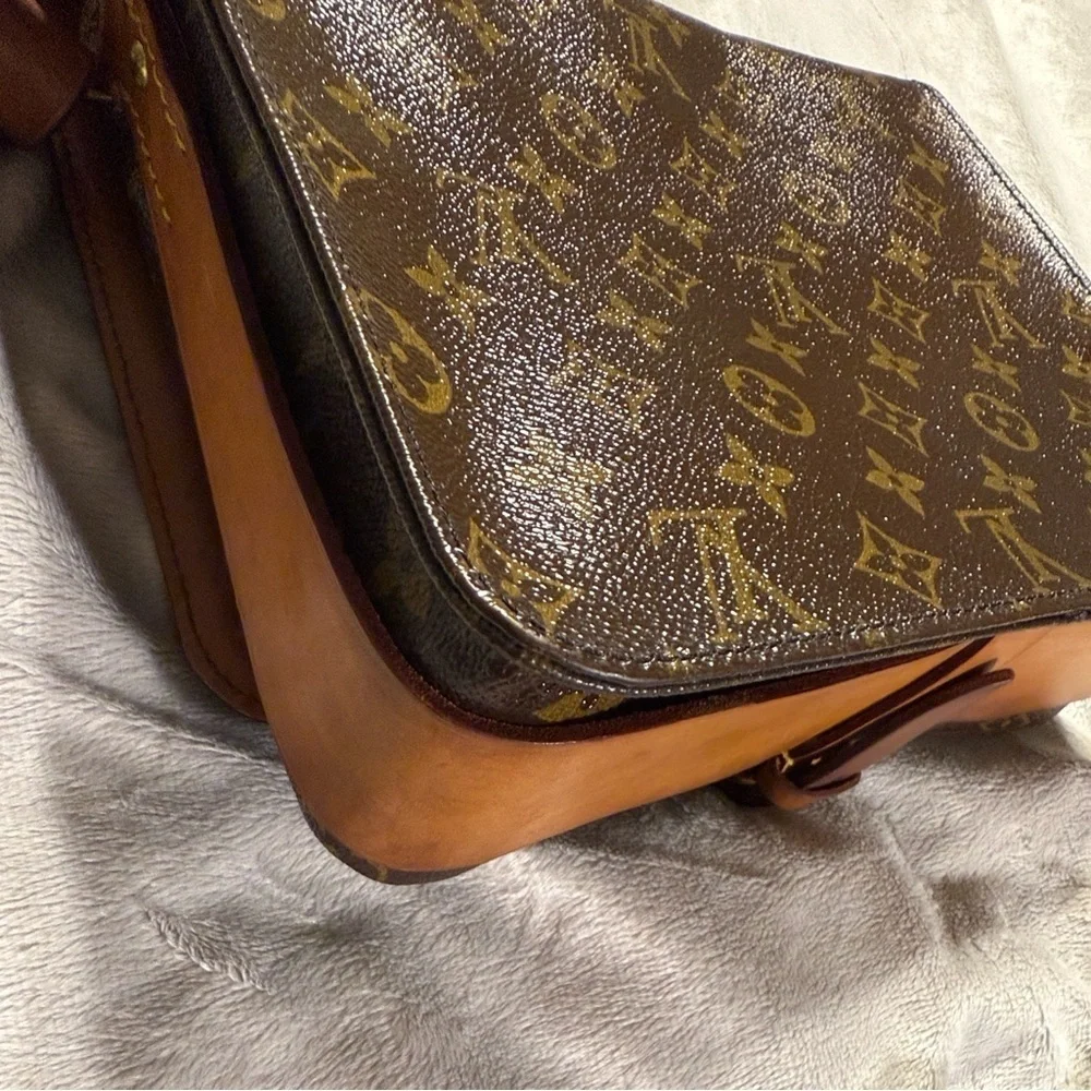 Louis Vuitton Cartouchiere GM Shoulder Bag / COA